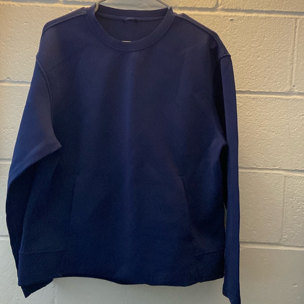 Soft sweat shirt no wear.